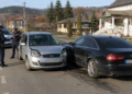 Dosar penal pentru un șofer cu 1,08 mg/l alcool în aerul expirat, după ce a intrat cu mașina într-un autoturism oprit neregulamentar pe un drum din Valea Moldovei