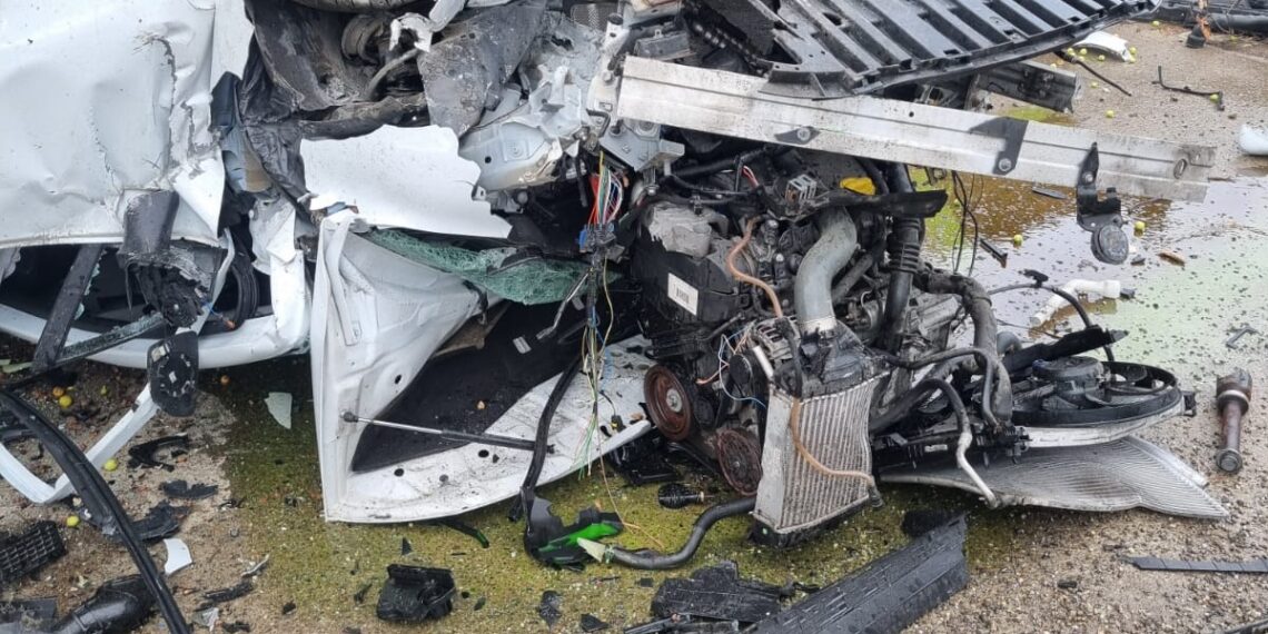 Sfârșit tragic pentru un bărbat de 59 de ani din Mihoveni. A murit după ce a intrat cu mașina într-un cap de pod și s-a răsturnat