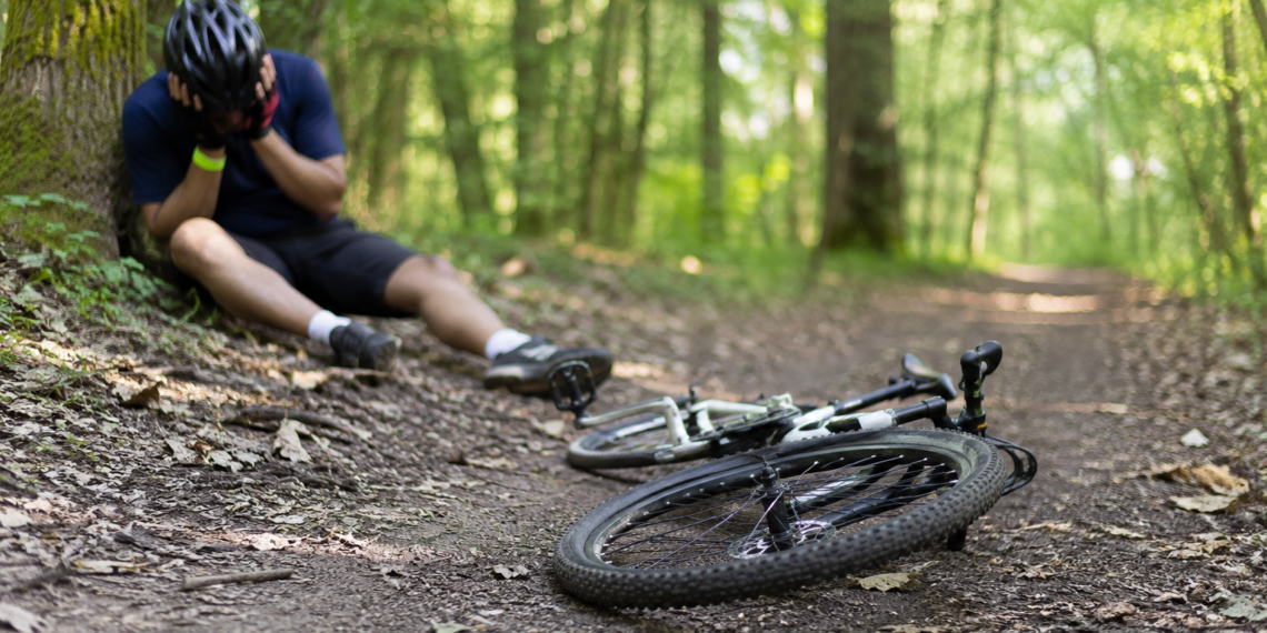 Adolescent ucrainean în vârstă de 16 ani, găsit inconștient după ce a căzut cu bicicleta în pădurea Zamca