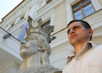 A murit Cornel Cernoschi, suceveanul cunoscut drept ”Urmașul lui Ștefan cel Mare”. Bărbatul din Dornești, care își pusese numele pe plăcuțele mașinii, avea 47 de ani