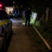 Crimă în Mironu, după o partidă de băut. Un bărbat de 46 de ani a fost ucis cu un leaț rupt dintr-un gard de tovarășul său de pahar, în timp ce mergeau spre locuința victimei. Ucigașul are 22 de ani