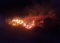Incendiu de la o gospodărie din Mușenița, din cauza unui cablu neizolat corespunzător. Pompierii au intervenit cu patru autospeciale de stingere