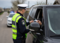 Conducător auto fără permis, reținut după ce a încercat să-i păcălească pe polițiști cu actele pasagerului din dreapta