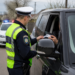 Conducător auto fără permis, reținut după ce a încercat să-i păcălească pe polițiști cu actele pasagerului din dreapta