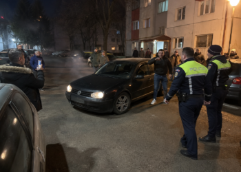 Asistent medical, condamnat după ce a condus băut în seara de Crăciun, a acroșat o mașină și a refuzat recoltarea probelor biologice