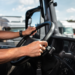 Firmă de transport din Bosanci, obligată să-i plătească unui fost șofer salariile restante și 1.920 de euro din diurnă. Bărbatul și-a dat demisia după ce angajatorul îi rămăsese dator cu peste 7.600 de lei și aproape 4.000 de euro. ITM Suceava sancționase societatea