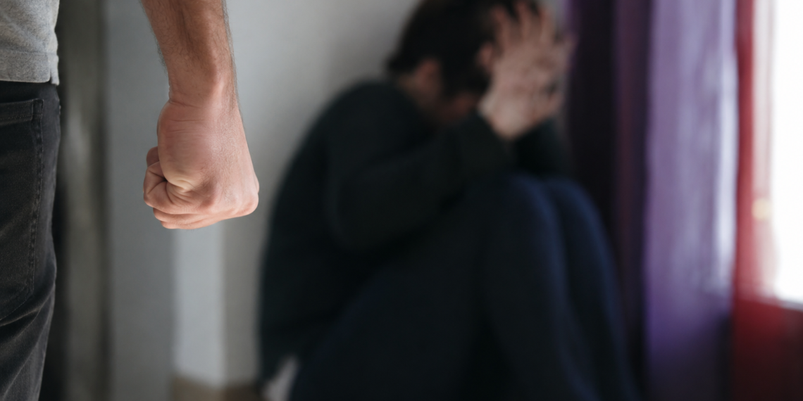 S-a umflat tărâța-n el după ce s-a îmbătat. Și-a dat soția afară din casă, apoi a îmbrâncit-o. Bărbatul a fost internat la Spitalul de Psihiatrie Câmpulung Moldovenesc