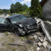 Șoferiță italiană de 64 de ani, rănită după ce a intrat cu Mercedesul într-un gard, la Vârfu Dealului