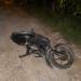 Tânăr de 18 ani, reținut după un accident cu un moped electric la Izvoarele Sucevei. Pasagerul de 17 ani, rănit, a fost găsit acasă după 90 de minute. Mopedistul a fugit de la fața locului