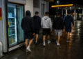 Cinci adolescenți din Constanța, aflați într-o tabără în Bucovina, cercetați după ce au furat băuturi din frigiderul unei benzinării din Vama