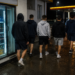 Cinci adolescenți din Constanța, aflați într-o tabără în Bucovina, cercetați după ce au furat băuturi din frigiderul unei benzinării din Vama