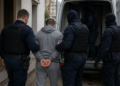 Recidivist de pe strada Mirăuților, ridicat de acasă de polițiști și SAS și dus la Penitenciarul Botoșani. A primit 6 luni de închisoare după ce a încălcat de două ori ordinul de protecție emis în favoarea soției sale