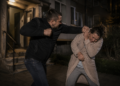 Sucevean, de profesie șofer, condamnat după ce a bătut o vecină în fața blocului. A lovit-o cu pumnul în zona capului și cu picioarele în abdomen