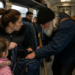 Recidivist de 67 de ani, prins cu telefonul unei fetițe după ce a cotrobăit prin bagajul mamei, într-un tren spre Suceava. Instanța i-a anulat liberarea condiționată