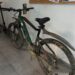 Trei tineri, reținuți după furtul unei biciclete electrice de 3.000 de euro a unui curier Glovo, în Suceava