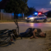 Biciclist beat, căzut într-o intersecție din Țibeni. Era atât de băut încât nu a putut fi testat și a primit o amendă de 1.730 de lei