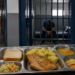 IPJ Suceava își omenește ”oaspeții” din arest cu meniuri de la restaurantul Vama Veche. Aproape 368.000 de lei pentru hrana acestora, timp de 12 luni
