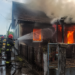 Femeie de 88 de ani, salvată de nepoată dintr-un incendiu izbucnit de la o candelă