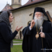 Credincioasă nemulțumită că Mănăstirea ”Sfântul Ioan cel Nou” s-a transformat în șantier și spune că mirenii sunt ”împinși afară”. ÎPS Calinic: ”Dacă nu vă mai simțiți bine, vă recomand să mergeți la biserica de care aparțineți”