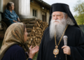 Arhiepiscopia Sucevei și Rădăuților va ajuta cu lemne o femeie cu handicap, cu indemnizație de 500 de lei, după un apel către ÎPS Calinic