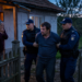 Bărbat din Horodnic de Jos, reținut după ce a încălcat ordinul de protecție și ar fi amenințat-o pe mama sa. Fusese evacuat din locuință și dormea în mașină, într-o livadă