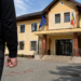 Bărbat din Arbore, reținut după ce s-a apropiat de Primărie. A făcut scandal două zile la rând, deși avea ordin de protecție