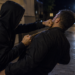 Minor arestat preventiv după ce a tâlhărit o persoană pe o stradă din Fălticeni, smulgându-i de la gât un lanț de aur de 8.700 de lei. Puștanul era sub control judiciar și mai fusese trimis în judecată pentru fapte similare