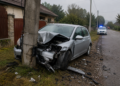 Șofer începător și băut, proptit cu Volkswagenul într-un stâlp de electricitate la Marginea. Tânărul de 18 ani avea permisul din Marea Britanie de doar patru luni