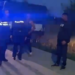 ”Îți fărâm tăt botu!” Prinși cu lemn fără acte, s-au dezlănțuit în fața polițiștilor: înjurături, amenințări și o piatră aruncată spre activistul de mediu Dani Ghinghiloschi. Doi scandalagii au ajuns în arest