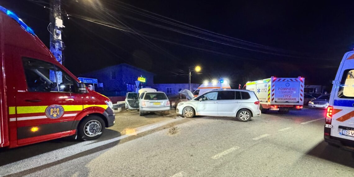 Detalii despre accidentul de la Costâna. Cinci persoane, printre care trei copii, au fost rănite după ce un șofer a virat la stânga fără să acorde prioritate unei mașini care venea din sens opus