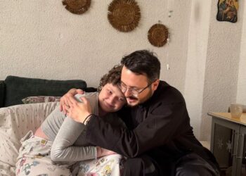 Omagiul preotului Alexandru Lungu pentru Andreea Anița, simbolul solidarității naționale, în ziua în care ar fi împlinit 28 de ani. Cei 2,3 milioane de dolari strânși pentru ea au ajuns la alți bolnavi și, spune preotul, i-au salvat pe toți de la moarte: „Mi-aș fi dorit să nu fie comemorată, ci sărbătorită!”