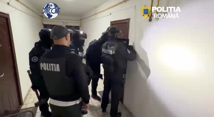 ”Meniu” complet pentru clienți: canabis, 4-CMC, 4-MMC, MDMA și NEP. Doi tineri de 21 și 23 de ani, arestați preventiv