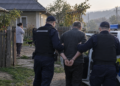 Așa DA! Polițiștii din Frătăuții Noi au aflat despre agresiune, s-au autosesizat și au acționat, deși victima a tăcut mâlc. Bărbatul a ajuns în arestul IPJ Suceava după ce și-a bătut și amenințat cu moartea soția