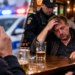 Beat criță, a sunat la 112 și a inventat că a fost lovit cu parul de ”rivalul” despre care credea că are bucurii la iubita lui. Polițiștii l-au găsit după 90 de minute într-un bar și i-au dat o amendă de 8.000 de lei