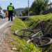 Biciclist de 60 de ani, rănit după ce a căzut într-un șanț la Zamostea. A ajuns singur la Spitalul Județean Suceava