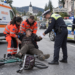 A pedalat ”cu curaj” după câteva pahare până a ”pupat” carosabilul. Humorean de 60 de ani, cules de pe jos de echipajul de ambulanță și ”premiat” cu o amendă de aproape 1.300 de lei