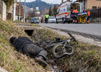 Biciclist beat criță, găsit inconștient într-un șanț la Vatra Dornei. Era atât de băut încât nu a putut fi testat cu etilotestul