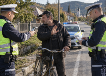 Biciclist băut, căzut pe un drum din Satu Mare. A refuzat testarea cu etilotestul și a ajuns la spital cu traumatism cranio-cerebral