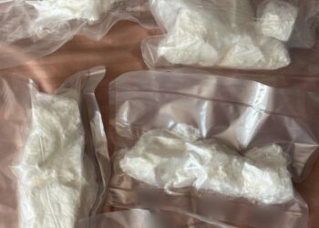 Bărbat de 33 de ani, prins în flagrant în timp ce vindea cocaină. Peste un kilogram de droguri, găsit la percheziție