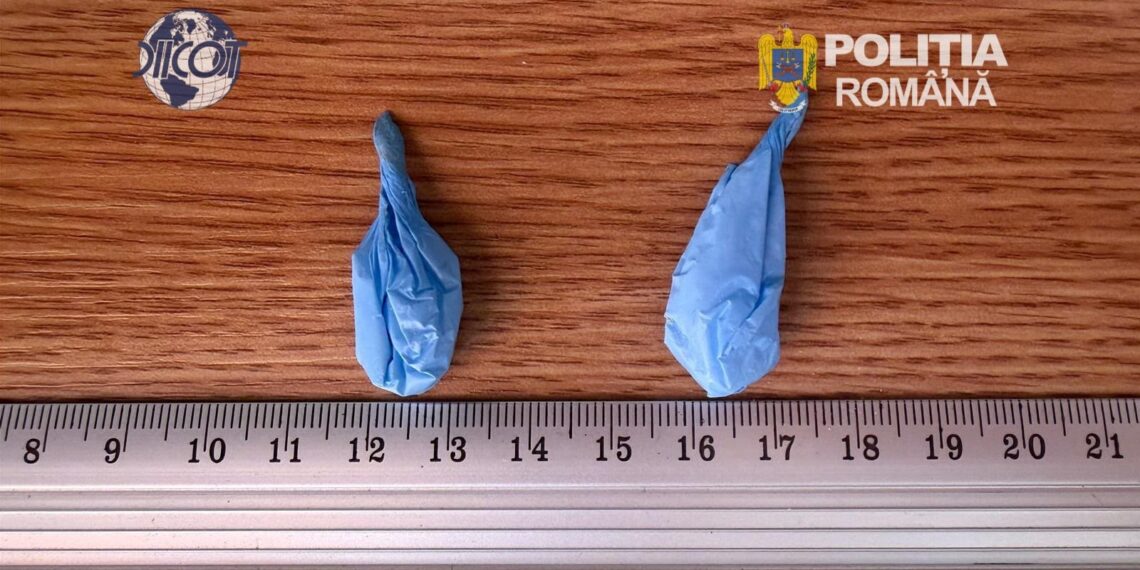 Grupare de familie, acuzată că vindea cocaină. Drogurile ar fi fost comercializate cu până la 1.400 de lei pe tranzacție