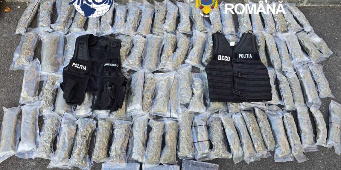 Cetățean bulgar, prins cu peste 3 kilograme de cocaină și circa 11 kilograme de canabis ascunse în portbagaj