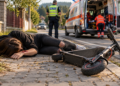 Tânără de 20 de ani, găsită rănită la cap, mâini și picioare, lângă o trotinetă electrică. Nu își mai amintește cum s-a produs accidentul