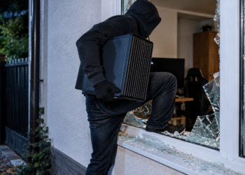 Rădăuțean reținut după ce a intrat prin efracție într-o locuință și a furat un PC de 10.000 de lei. Calculatorul a fost recuperat