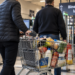 Au plătit un singur produs și au încercat să iasă din Lidl cu un cărucior plin. Prejudiciu de peste 1.200 de lei. Doi suceveni s-au ales cu dosar penal pentru furt