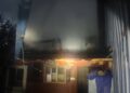 Incendiu la o gospodărie din Botoșenița Mare. Trei anexe au fost afectate, iar proprietarul a suferit un atac de panică