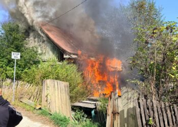 Casă din Sucevița, distrusă de un incendiu. Pagube de aproximativ 15.000 de euro, după un posibil scurtcircuit