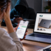 Voia să vândă un laptop cu 1.300 de lei pe OLX, dar a rămas ea fără 1.000 de lei. O tânără din Suceava a accesat un link primit pe telefon și și-a introdus datele bancare