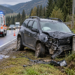 Șofer de 79 de ani, din Timișoara, rănit după ce a adormit la volan și a intrat într-un cap de pod, la Câmpulung Moldovenesc Doi pasageri au fost răniți