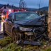 Șoferiță ”praștie de beată”, rănită după ce s-a înfipt cu mașina într-un stâlp din Poiana Mărului