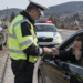 Unde dai și unde crapă! DIICOT urmărea contrabandiști și a dat peste un polițist șpăgar de la Biroul Rutier Suceava. A închis ochii pentru 1.000 de lei, fără să știe că șoferul era supravegheat tehnic. Agentul, pensionat la 43 de ani, condamnat la închisoare cu suspendare